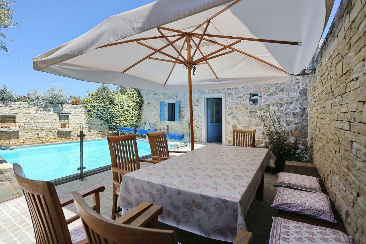 Olive'S Hug Villa Poljana  Екстериор снимка