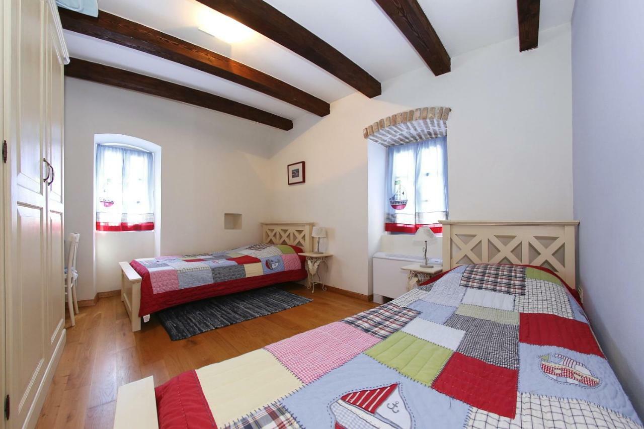 Olive'S Hug Villa Poljana  Екстериор снимка