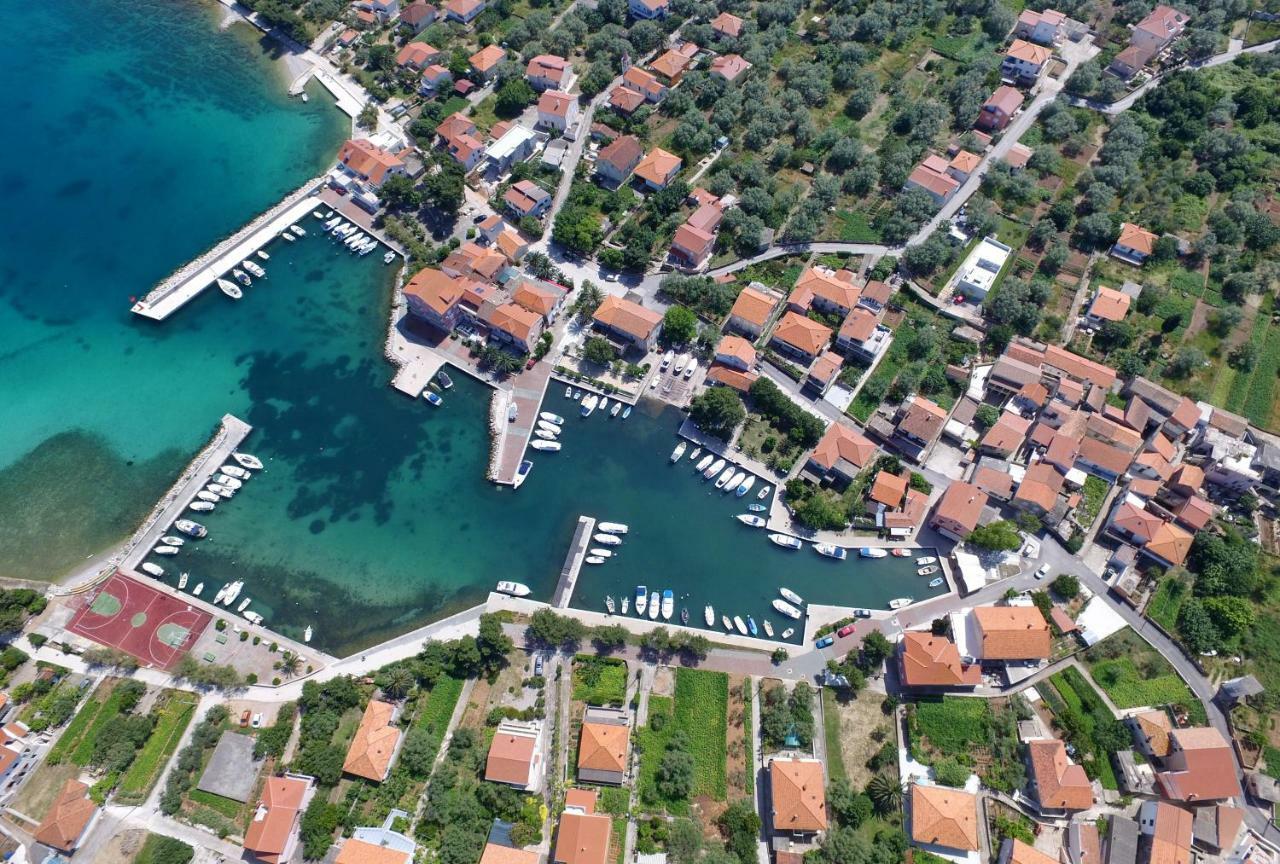 Olive'S Hug Villa Poljana  Екстериор снимка
